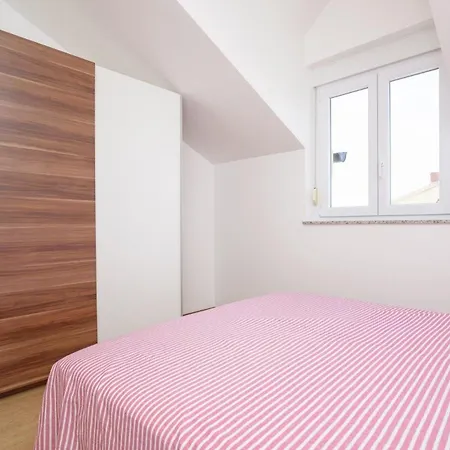 Ferienwohnung Fur 4 Personen Ca 45 Qm In Srima, Dalmatien Norddalmatien - B60454 شقة سريما