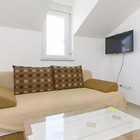 Ferienwohnung Fur 4 Personen Ca 45 Qm In Srima, Dalmatien Norddalmatien - B60454 شقة *